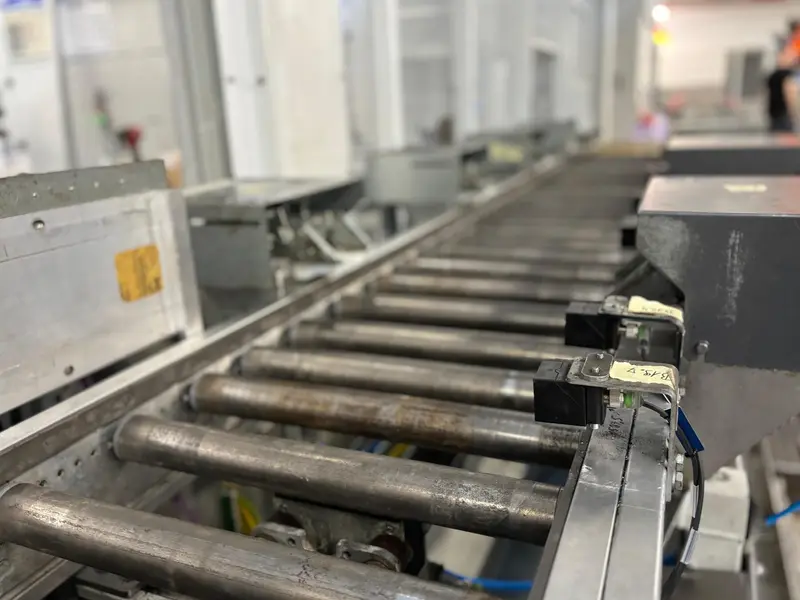 Transportni trak v proizvodnem obratu